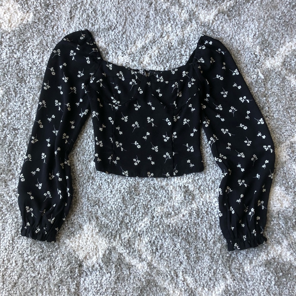 Audrey 3+1 Black Floral Long Sleeve Crop Top